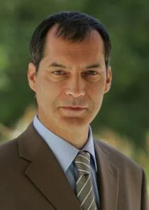 Commissaire Swan Laurence