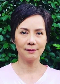 Paweena [Met's mother]