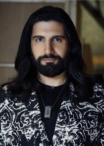 Kayvan Novak
