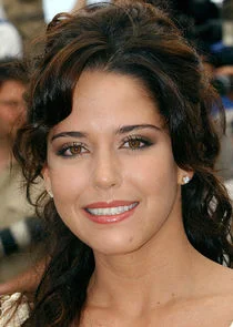 Ana Claudia TalancĂłn