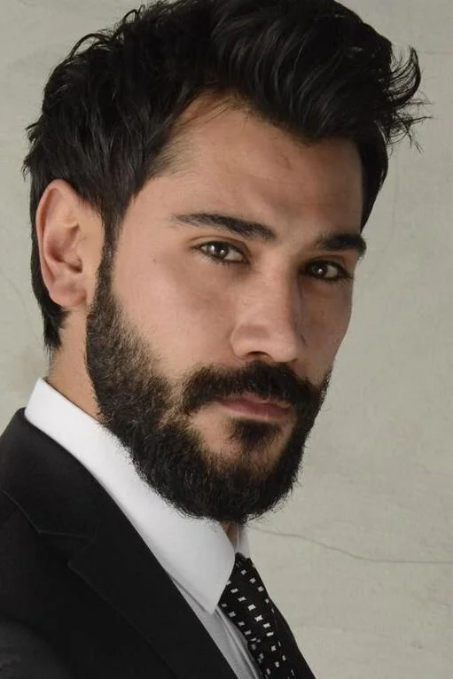 UĂ„Ĺşur GÄ‚Ä˝neÄąĹş