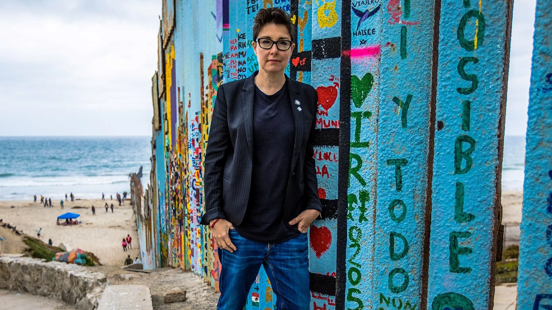 Sue Perkins: Along the US-Mexico Border