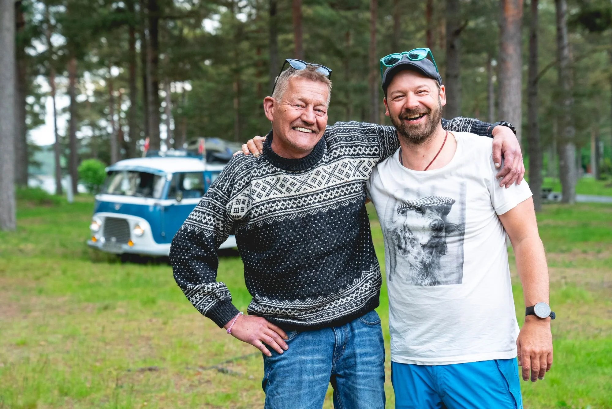 Petter og Svein stikker
